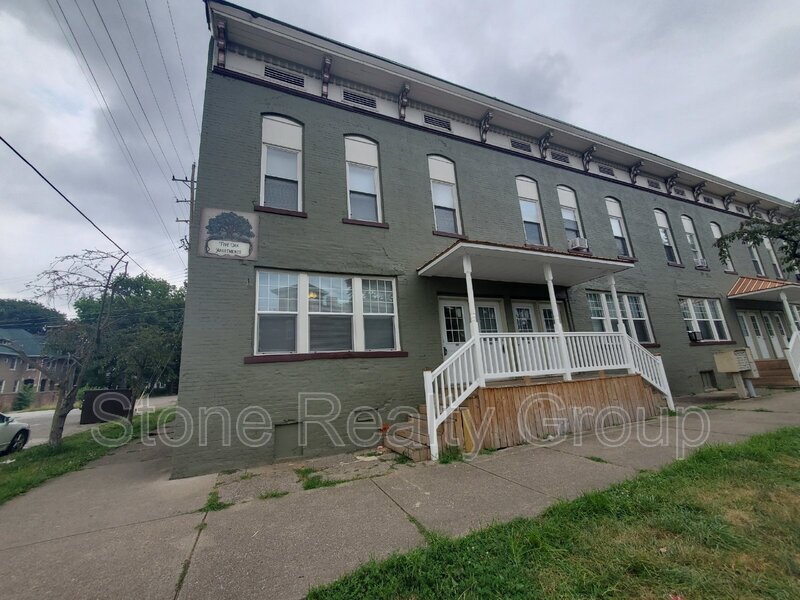 Primary Photo - 502 S 5th St