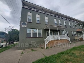 Building Photo - 502 S 5th St