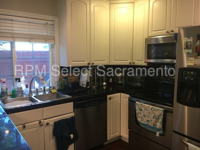 Building Photo - 8804 Sawtelle Way