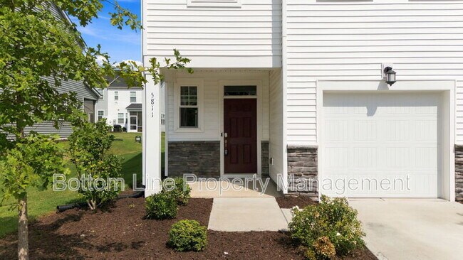 Building Photo - 5811 Woodlawn Dr