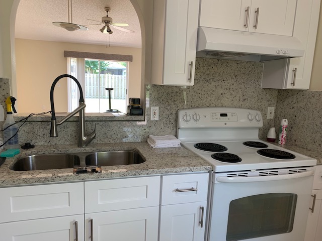 Kitchen - 4120 Newtonhall Dr