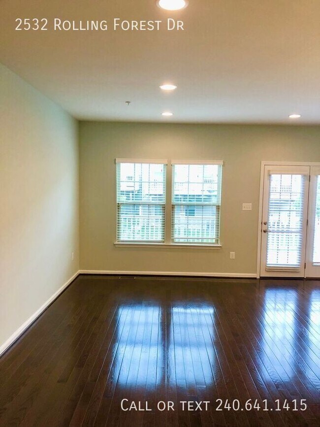 Foto del edificio - 2532 Rolling Forest Dr