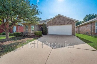 Building Photo - 5832 Center Ridge Dr
