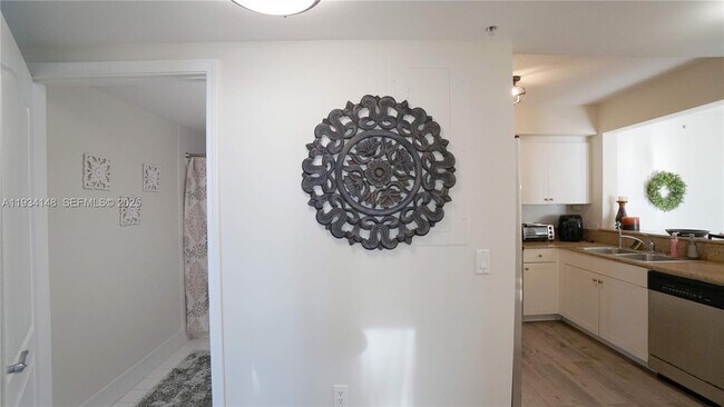 Foto del edificio - 117 NW 42nd Ave