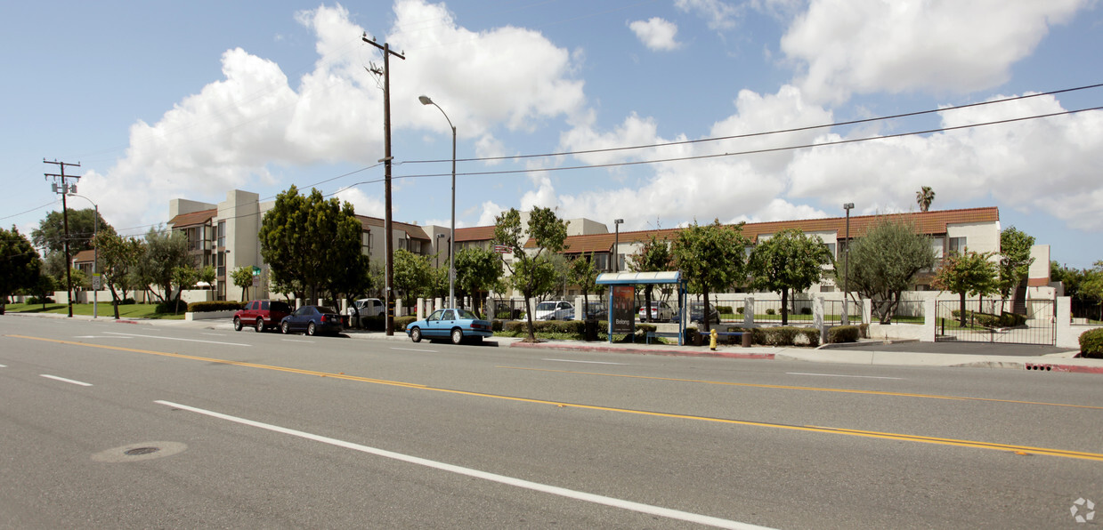 Foto principal - Carson Gardens -Affordable Senior Housing 62+