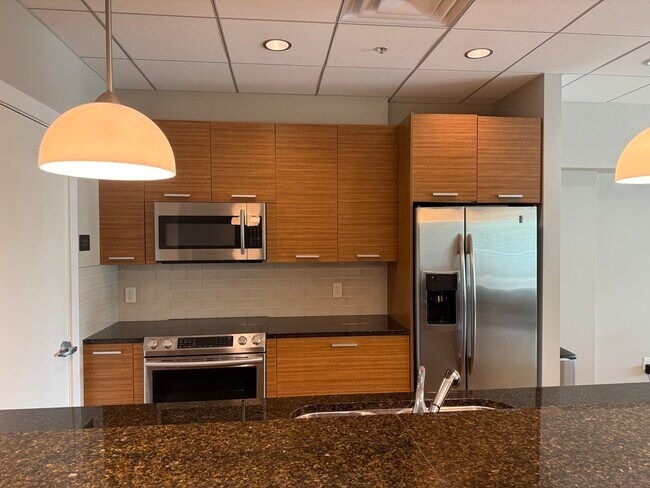Foto del edificio - 1570 Elmwood Ave