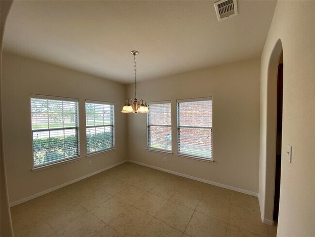 Foto del edificio - 25411 Lisburn Dr
