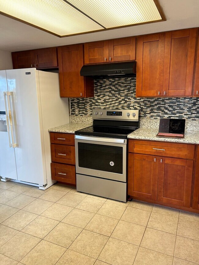 Building Photo - 960 Wailupe Dr