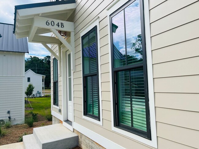 Foto del edificio - 604 Freeman St