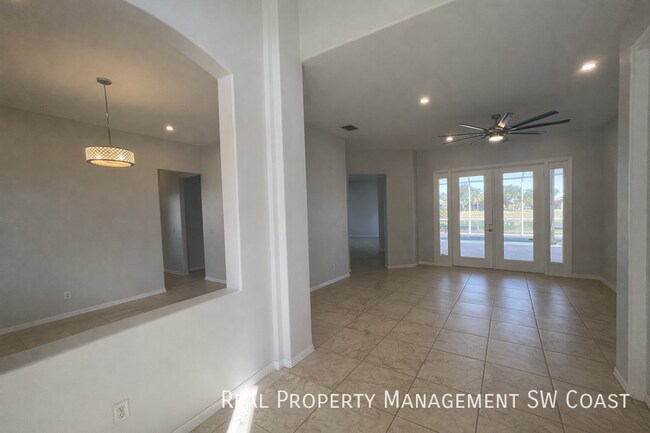 Foto del edificio - 816 Grand Rapids Blvd