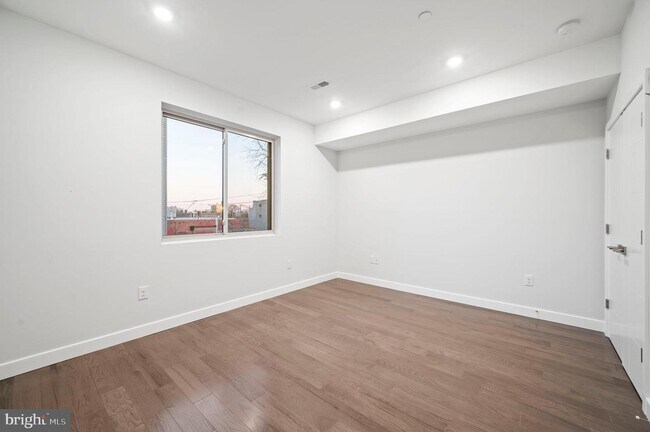 Foto del edificio - 2156 N 8th St