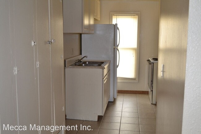 Building Photo - 2 br, 1 bath Apartment - 642 S College