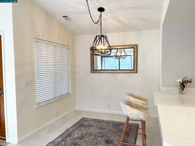 Building Photo - 3867 Crow Canyon Rd