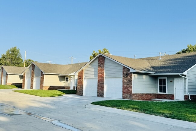 Photo - 1100 N Baltimore Ave (Derby, KS) Townhome