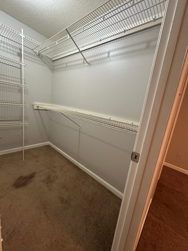 Building Photo - 1801 Windover Pl SW