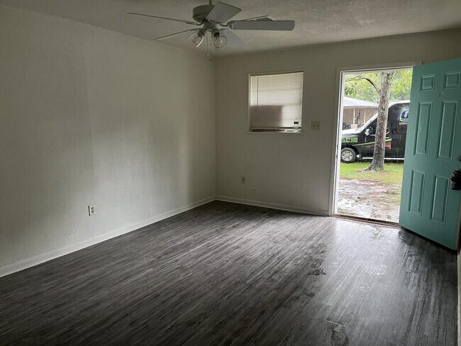 Foto del edificio - 220 Hickory St