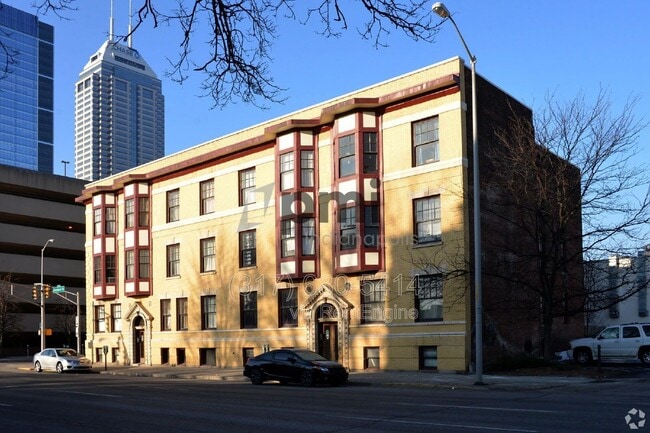 Building Photo - 402 N Delaware St