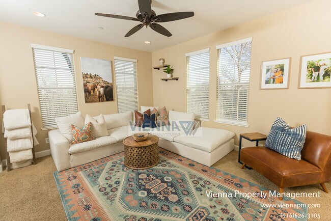 Foto del edificio - 6184 Lonetree Blvd