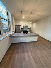 Building Photo - 70 W Grand St