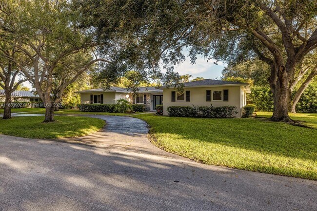 Foto del edificio - 8445 SW 147th St