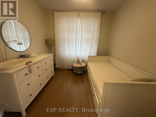 Building Photo - 302 Shuttleworth Dr.