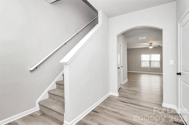 Foto del edificio - 8208 Stonemere Ln