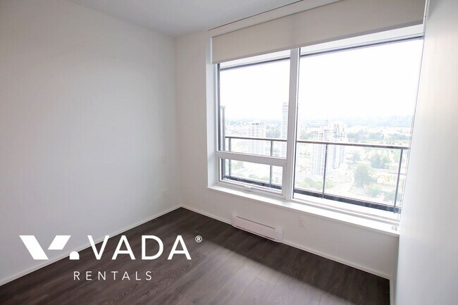 Photo du bâtiment - The Amazing Brentwood Apartment For Rent 2...