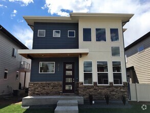 Building Photo - 2139 Mackinac St