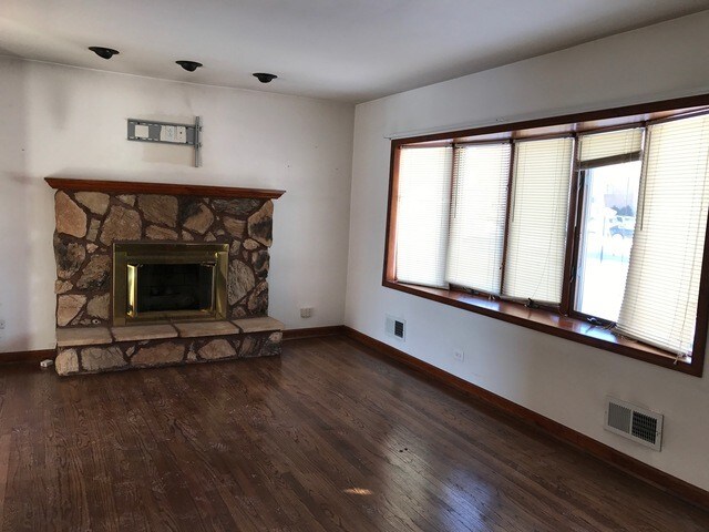 Foto del edificio - 7931 82nd St