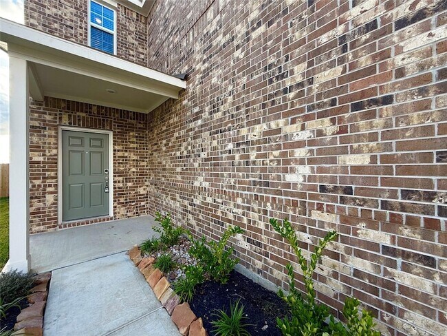 Building Photo - 3914 Flora Fld Dr