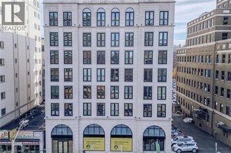 Building Photo - 169 James St S