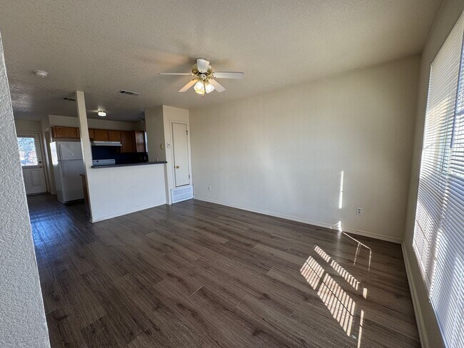 Foto del edificio - 1707 Kylie Cir