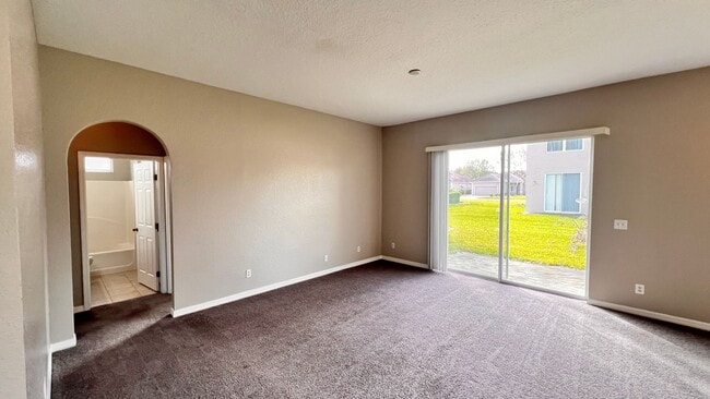 Building Photo - BEAUTIFUL 4 bedroom in Poinciana!!
