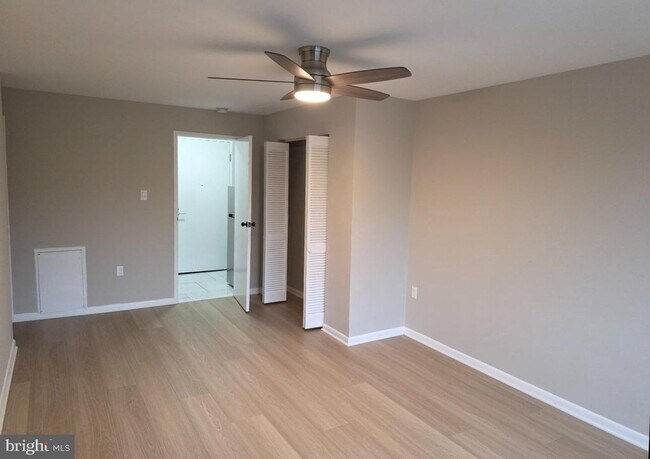 Foto del edificio - 10201 Grosvenor Pl
