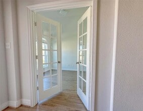 Building Photo - 27150 Grey Fox Run