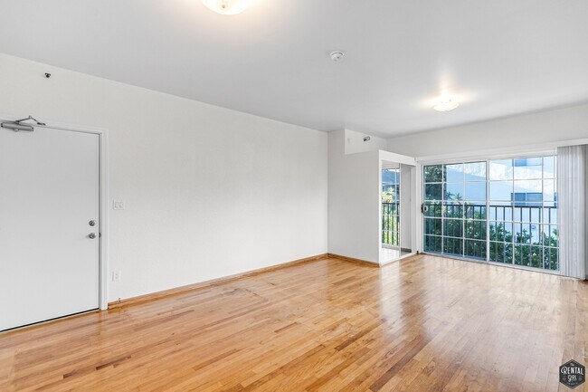 Foto del edificio - 26 Breeze Ave