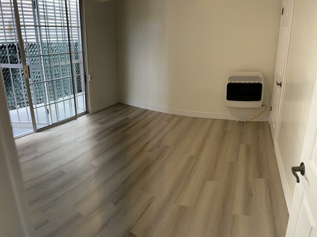 Foto del edificio - 5754-5760 Melrose Ave