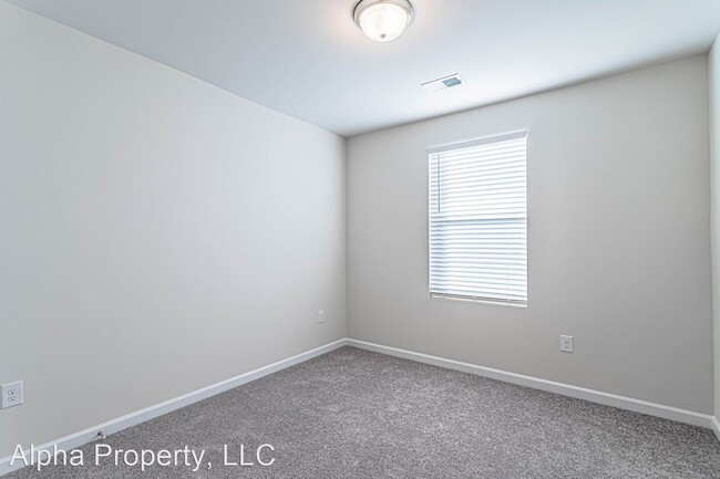 Building Photo - 4 br, 2.5 bath House - 207 Long Grove Ln