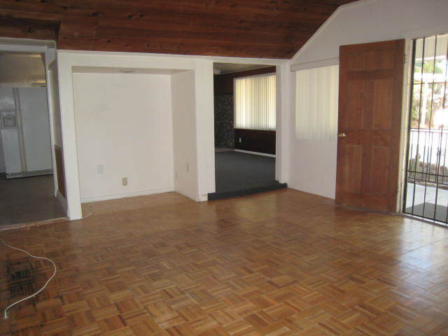 Building Photo - La Mesa Hideaway!