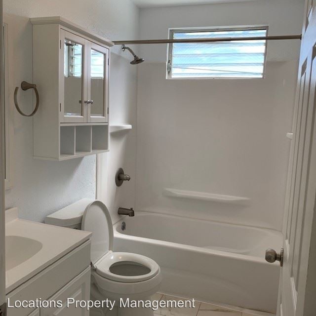 Building Photo - 2 br, 1 bath House - 329 Olive Avenue #202