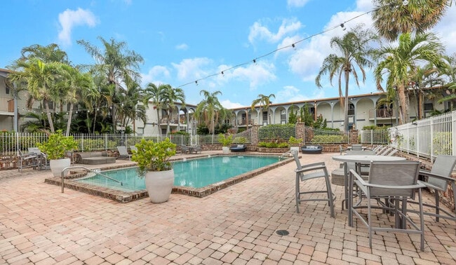 Building Photo - 4401 W Kennedy Blvd