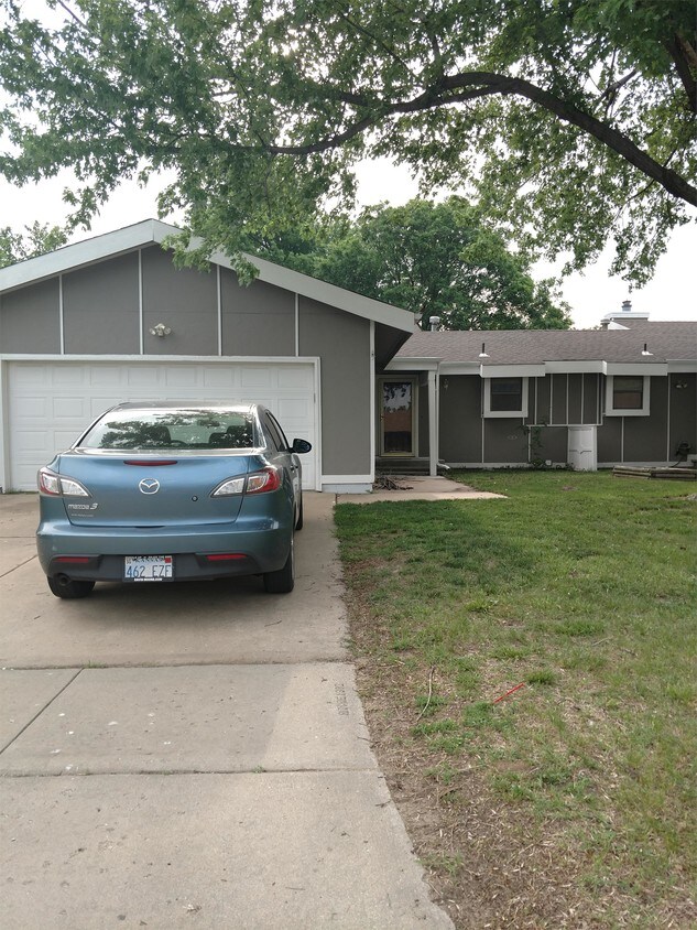 Primary Photo - 432 S Robin Rd