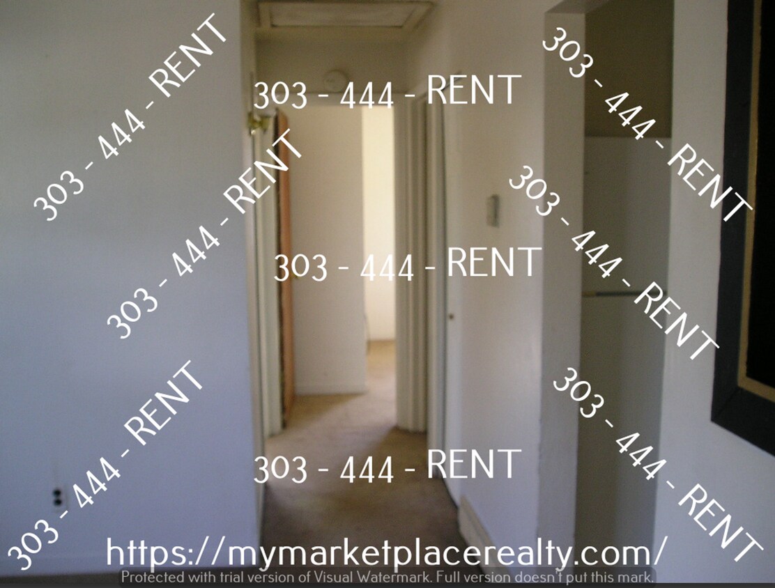 Building Photo - 3 Bedroom 2 Bath Home in Montbello..More p...