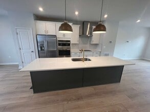 Building Photo - 426 Burden Dr