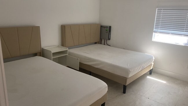 Photo - 800 NE LLC Apartment