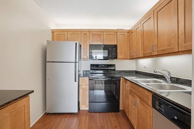 Building Photo - 223 E Wacker Dr