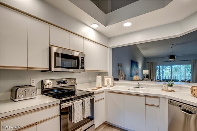 Building Photo - 4161 Sawgrass Point Dr