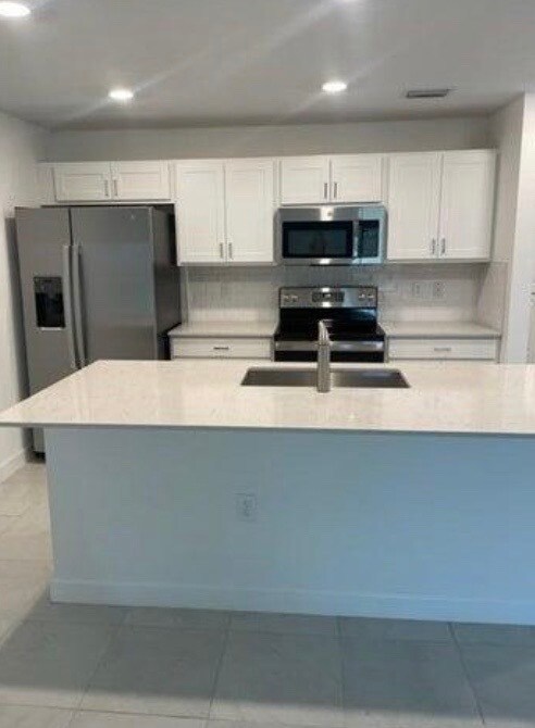 Foto del edificio - 6737 Broadwater Ln
