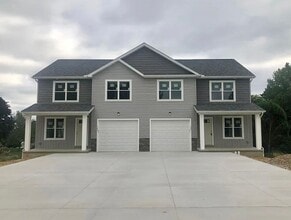 Building Photo - 149 Southpark Dr
