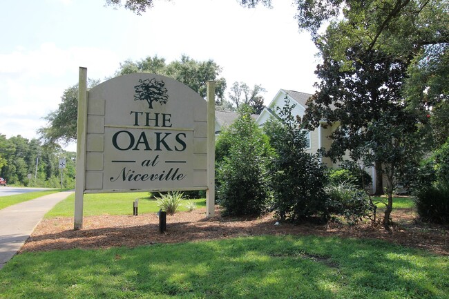 Building Photo - Niceville Location